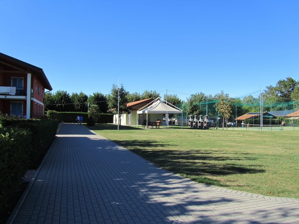 Grillplatz, Haus mit Waschmaschine und Trocknre  Camping Village Lago Maggiore
