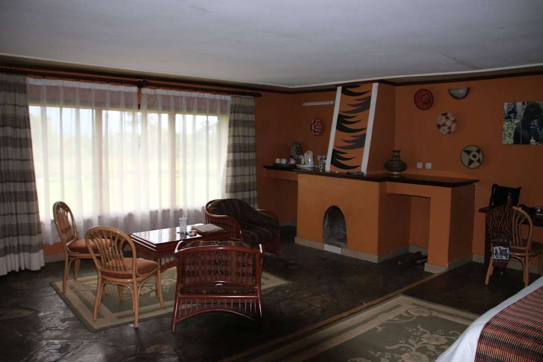 Blick vom Bad ins Zimmer Gorilla Montain View Lodge