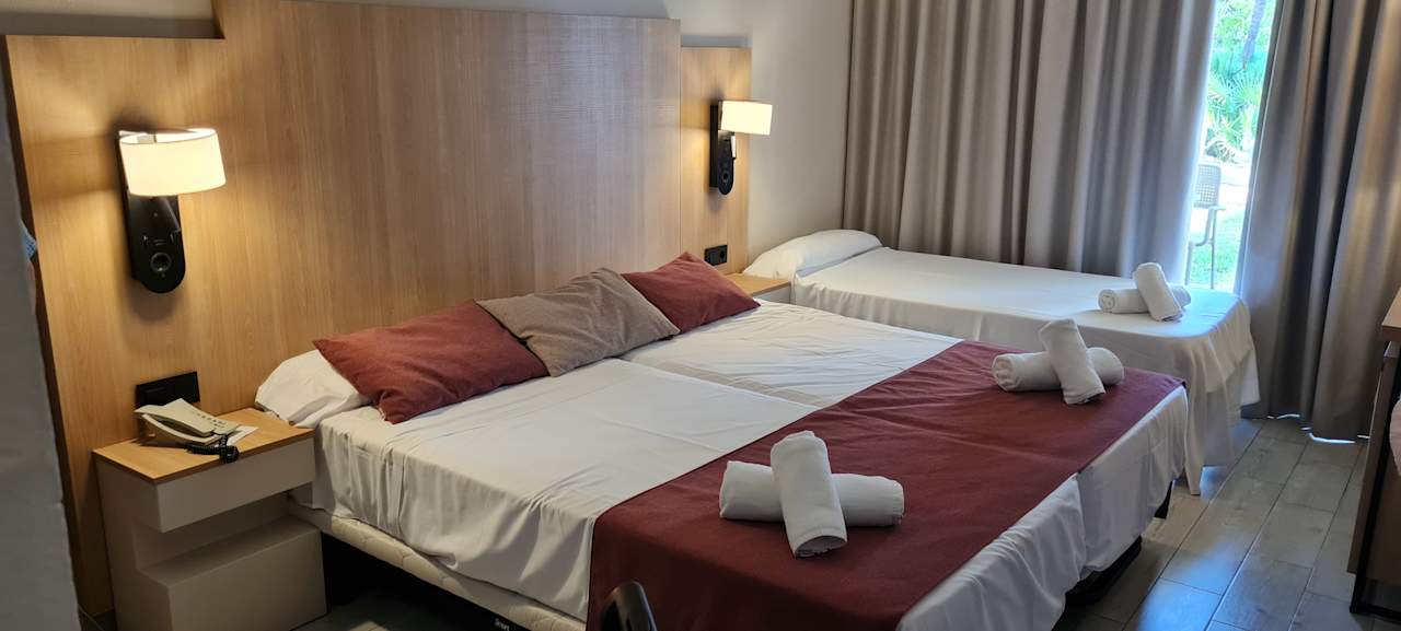 Zimmer Calimera Fido Gardens