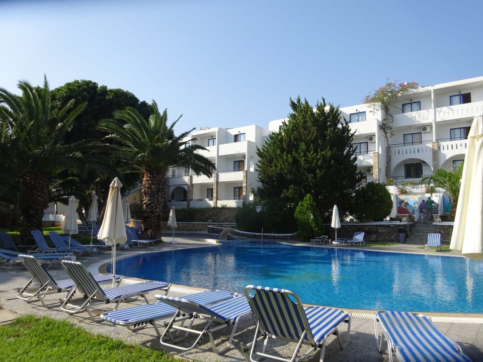 Außenansicht Ekaterini Hotel