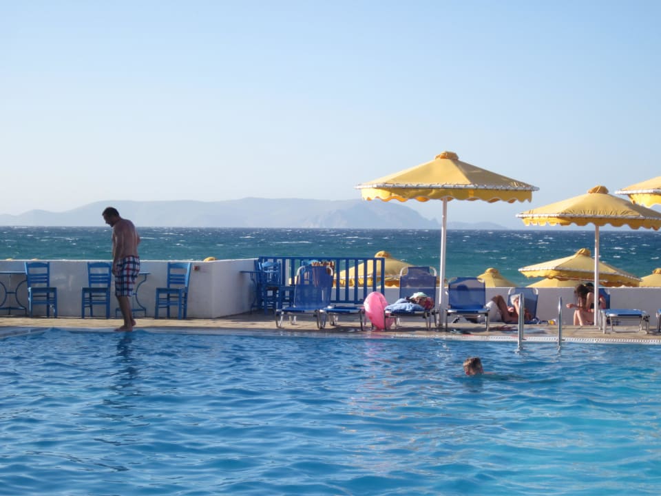 Poolblick zum Meer Mitsis Selection Rinela