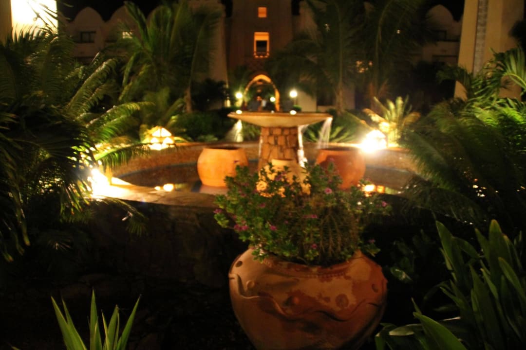 Brunnen im Zentum der Anlage Hotel Riu Touareg