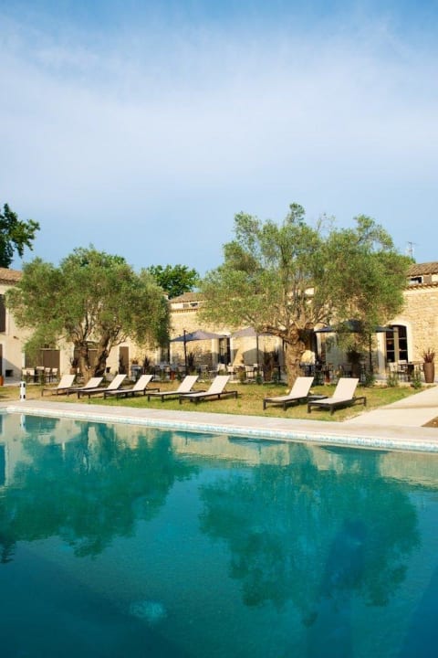 Piscine et Terrasse Hotel La Begude Saint Pierre