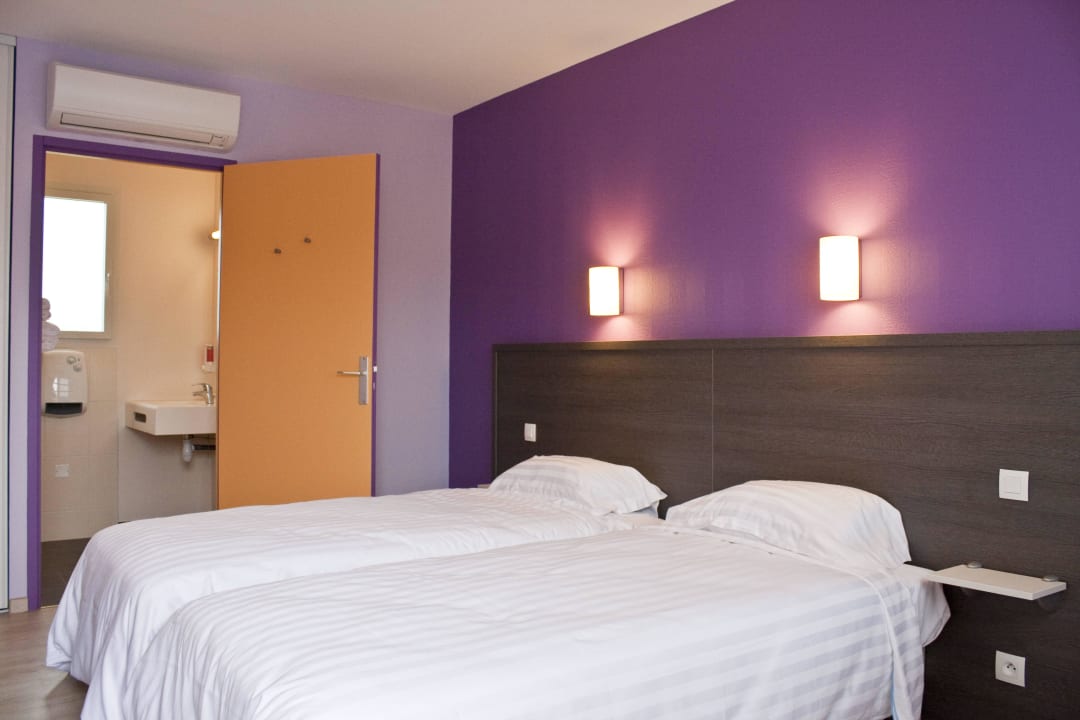 Twin Hotel Cantal Cottages