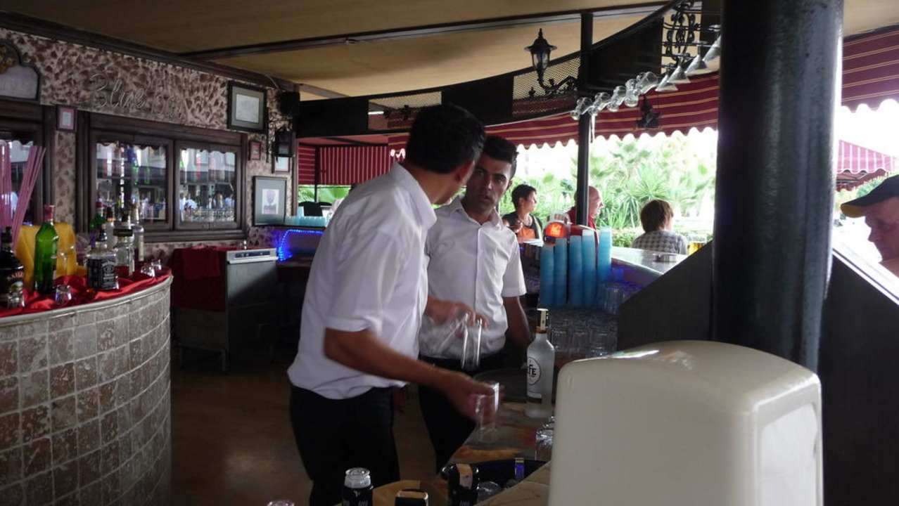 Blue Bar Hotel Royal Garden Beach