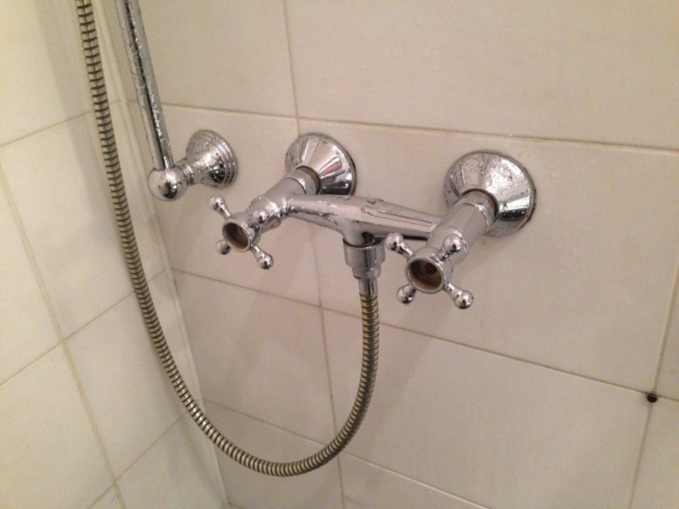 Defekte Duscharmatur Hotel Vier Jahreszeiten Kühlungsborn