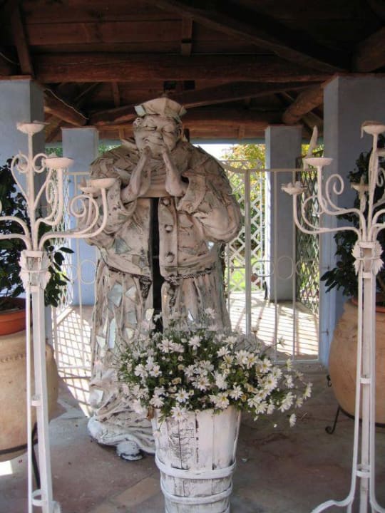 Kunst oder Kitsch? Hotel Fattoria Santa Lucia