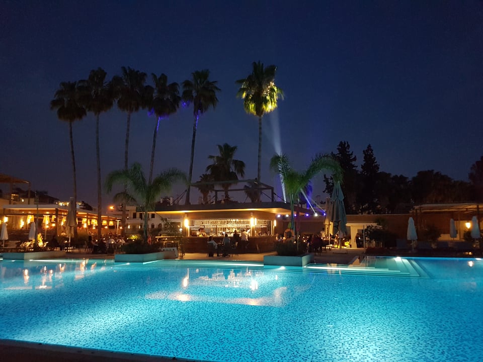 Ausblick Acanthus Cennet Barut Collection