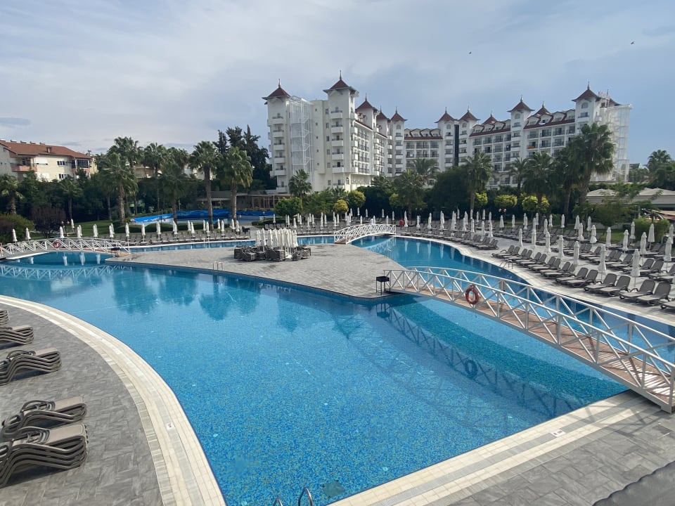 Pool Side Mare Resort & Spa