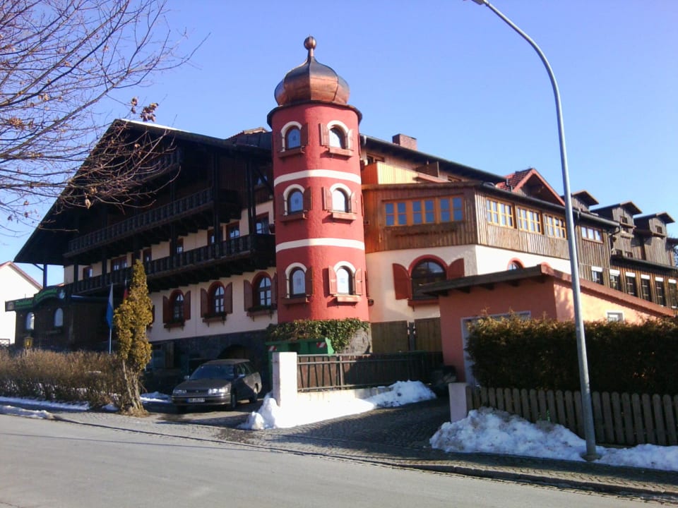 Malerisch auf dem Hügel Familotel Der Böhmerwald - Euer Familienhotel im Bayerischen Wald