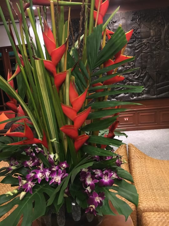 Blumengruß in der Lobby Best Western Premier Bangtao Beach Resort & Spa