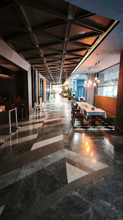 Gastro Saturn Palace Resort Hotel