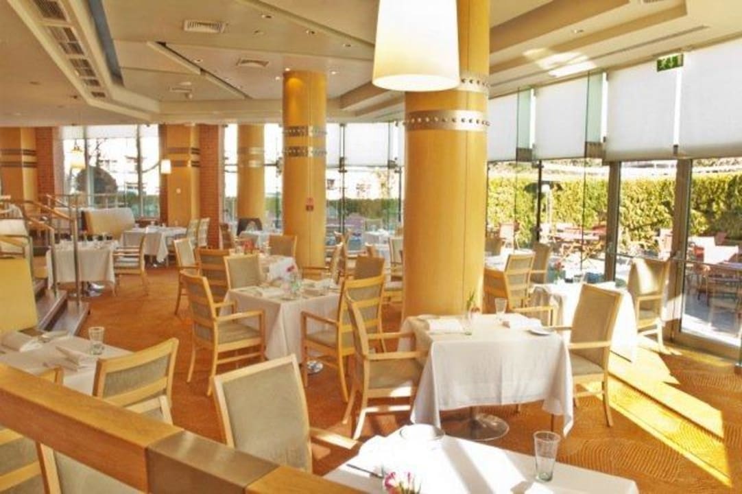 Restaurant Venti-Tre Regent Warsaw Hotel