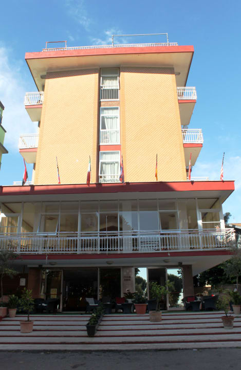 Außenansicht Hotel Fellini Rimini