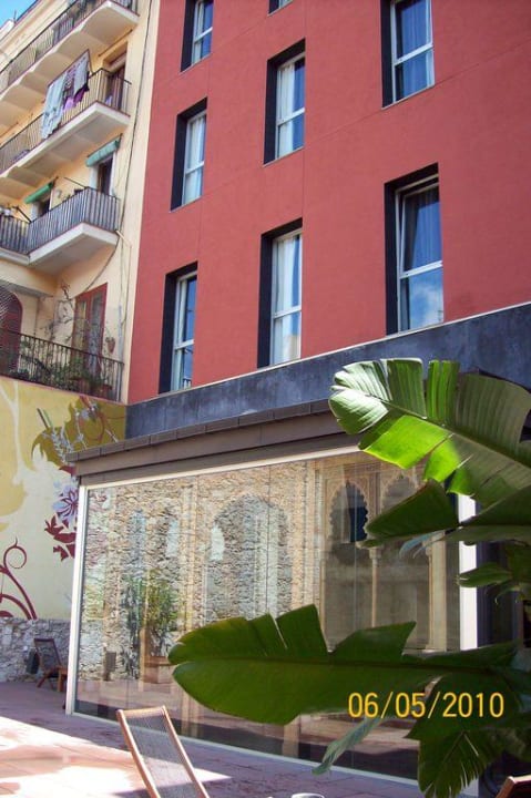 Blick vom Innhof aufs Hotel Onix Liceo