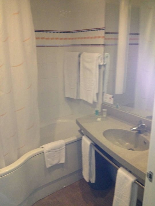 Badezimmer mit Wanne Ilunion Valencia 4