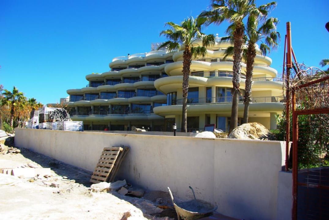 Wird neu aufgebaut Sunrise Queen Luxury Hotel