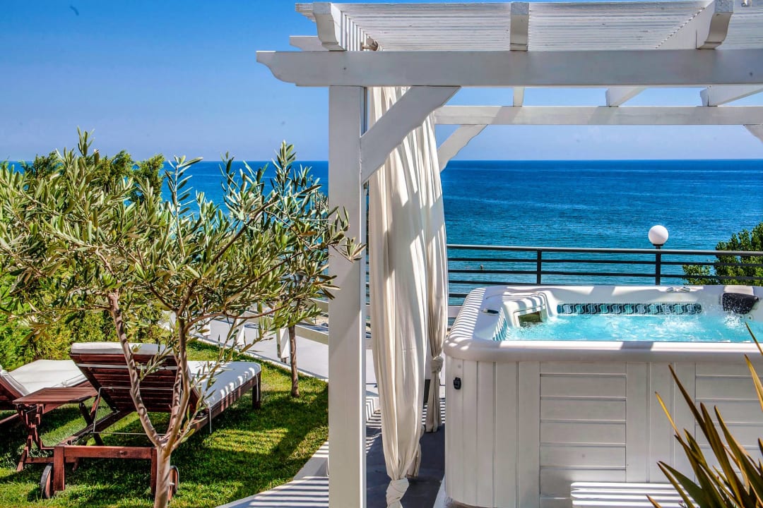 Pool Panorama Suites & Spa