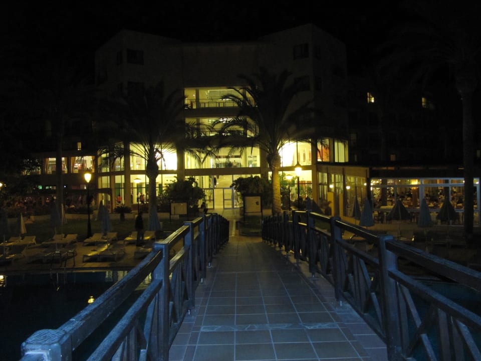 Hotel vom Pool aus SBH Costa Calma Beach Resort