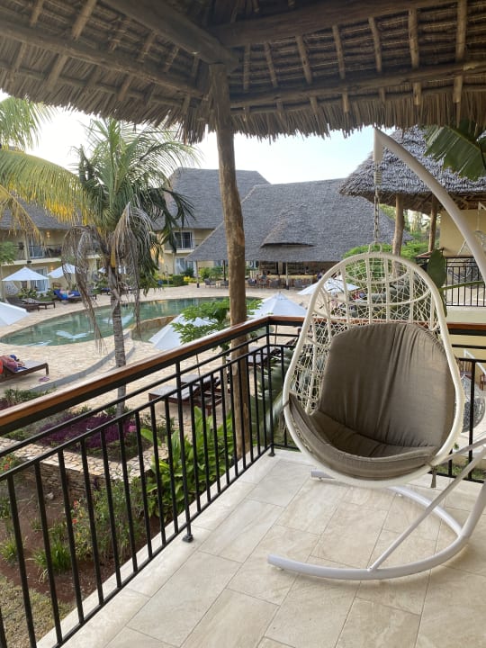 Pool Bluebay Beach Resort & Spa