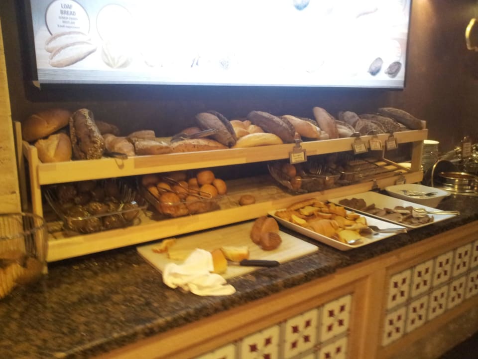 Ein Teil des Brotangebotes Megasaray Club Belek