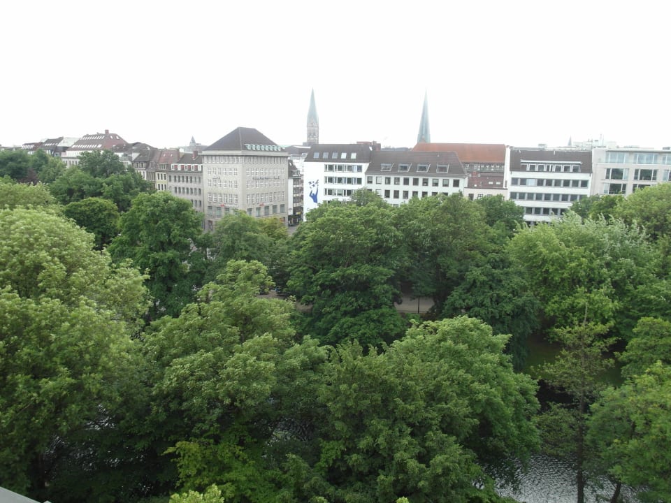 Auf Wallanlagen und Altstadt Dorint Hotel Bremen
