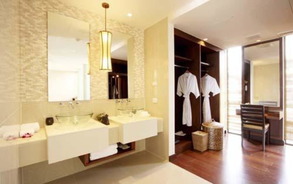 Royal jacuzzi penthouse 3BRs Mövenpick Resort Bangtao Beach Phuket