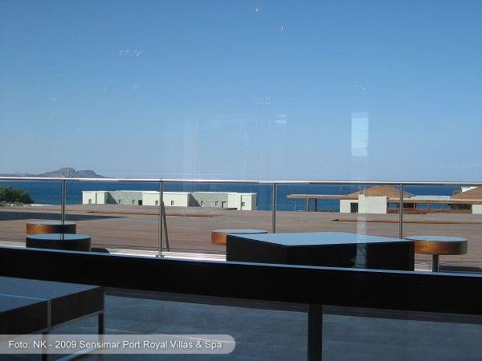 Terrassenbereich bei der Lobby SENTIDO Port Royal Villas & Spa