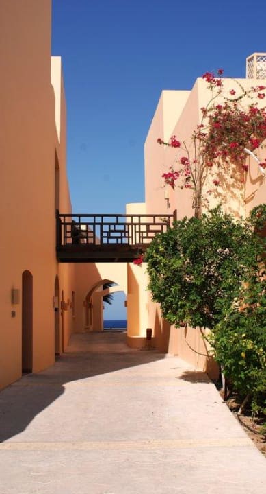 Between the rooms in the garden Steigenberger Coraya Beach - Adults only