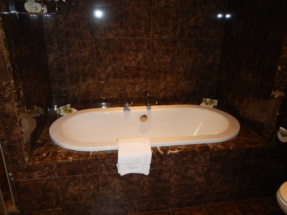 Badewanne (Hauptbad) InterContinental Warszawa