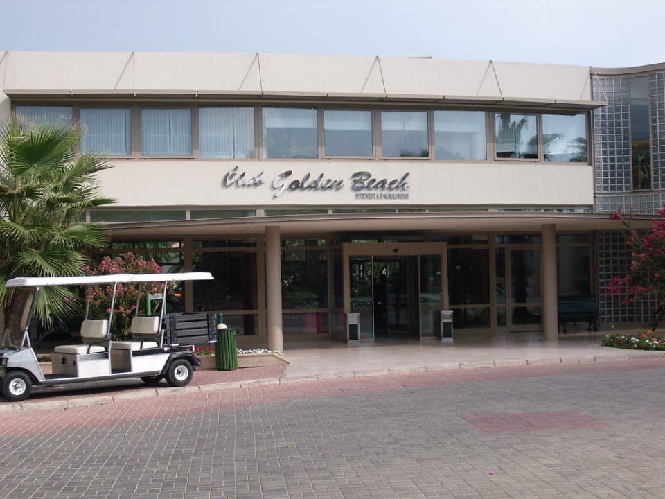 Hoteleingang VONRESORT Golden Beach