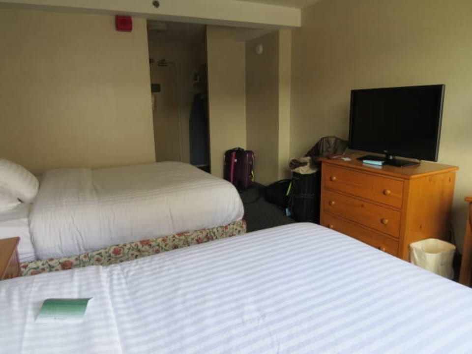 Blick zum Eingangsbereich, bequeme Betten Best Western Hotel Grant Park