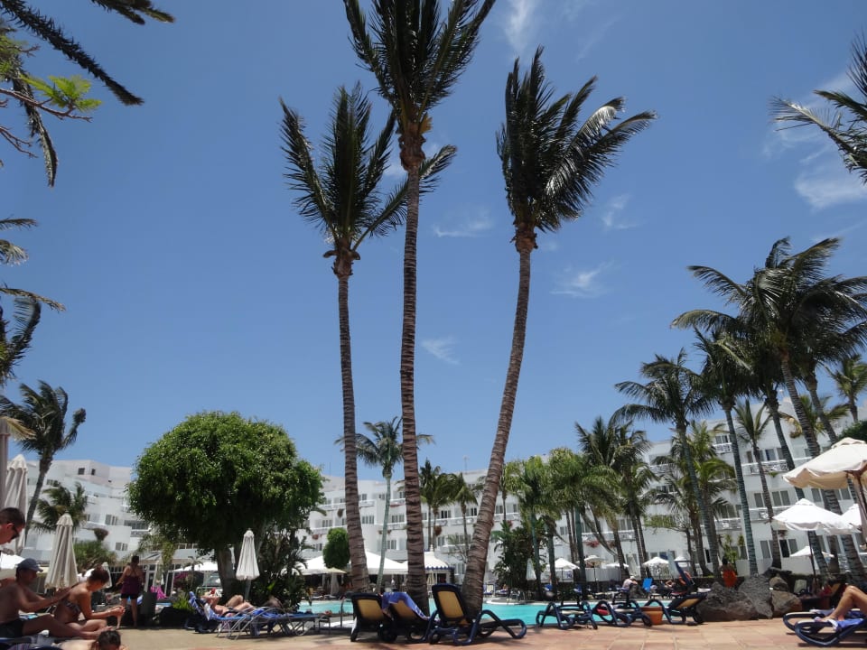 Die schöne Poolanlage Hipotels La Geria