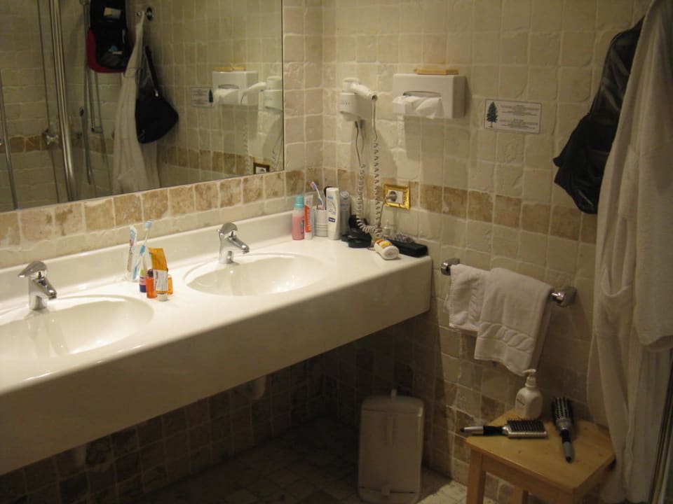 Badezimmer in der Tirolersuite Hotel Tharerwirt
