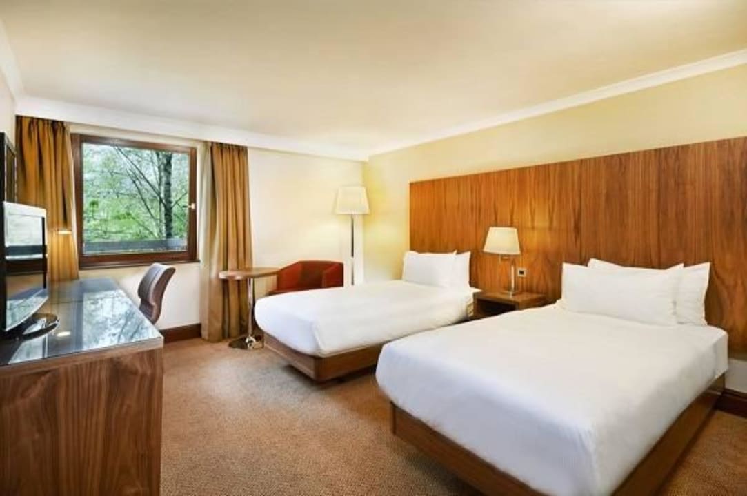 Twin Guestroom DoubleTree by Hilton Hotel Southampton
