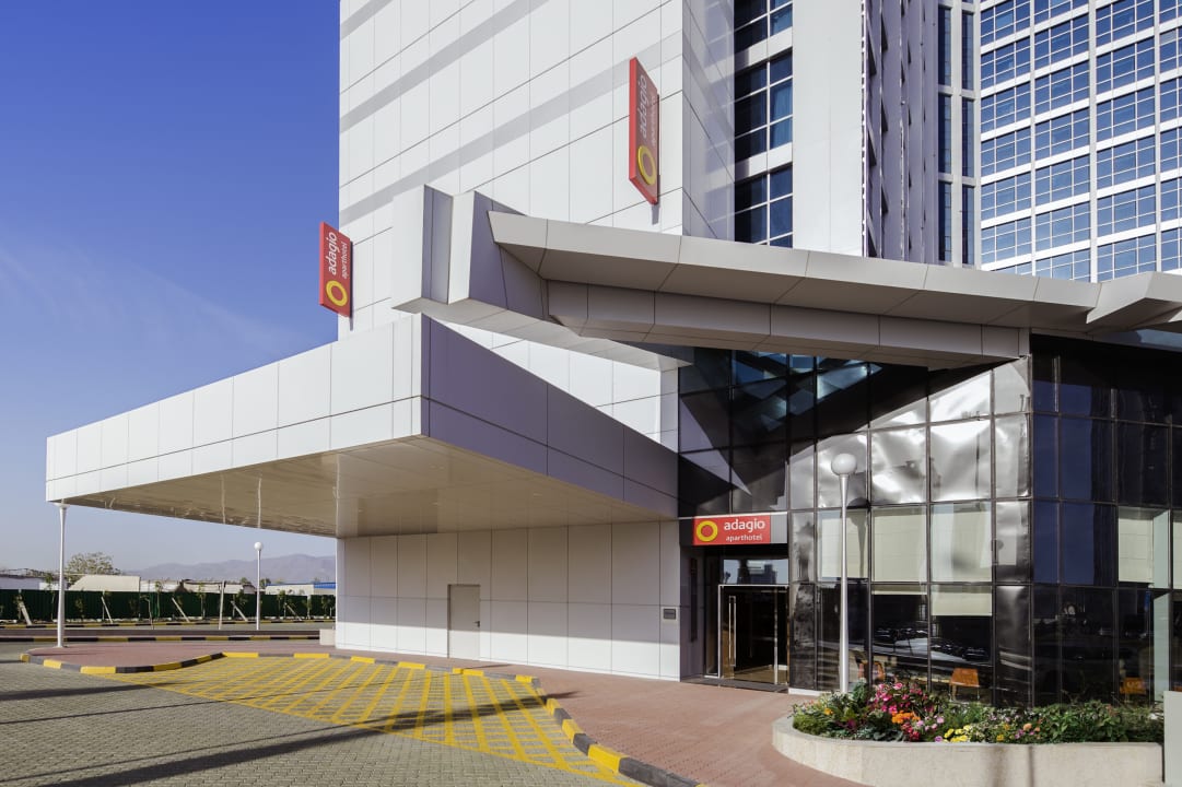 Außenansicht Hotel Adagio Fujairah