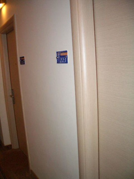 Türen zu den Zimmern Kresten Palace Hotel