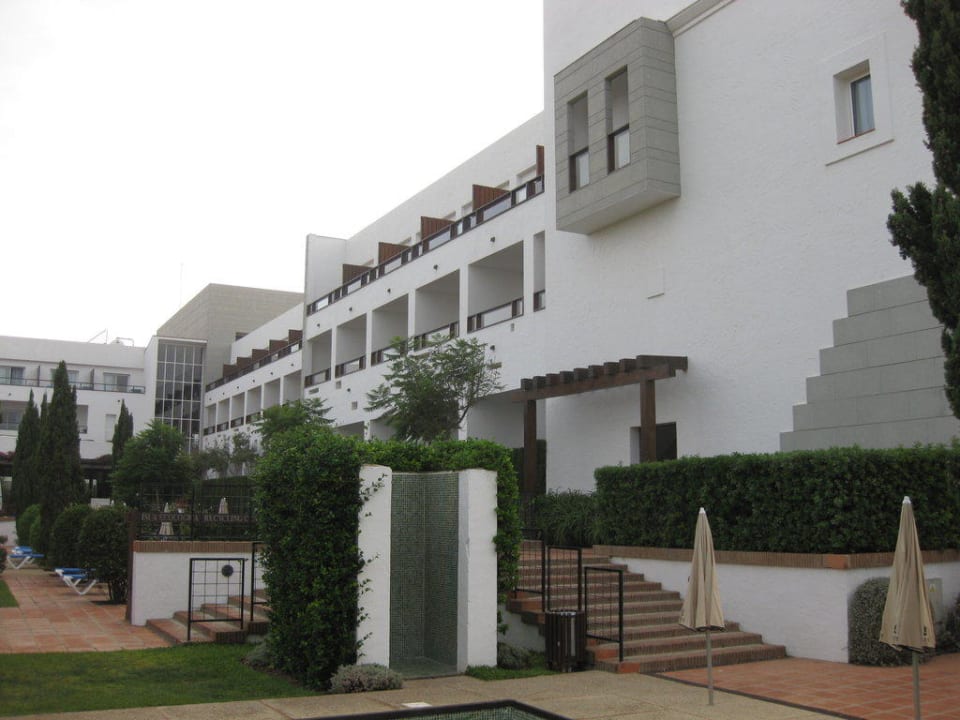 Gartenanlage mit Blick auf Hotel Fuerte Conil-Resort
