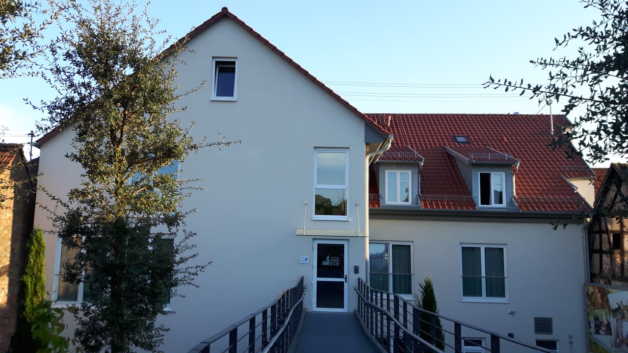 Außenansicht VINOTEL Schreieck