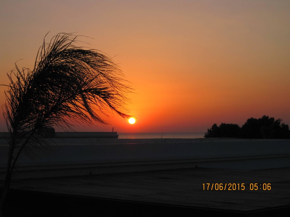 Sonnenaufgang Asterias Beach Resort
