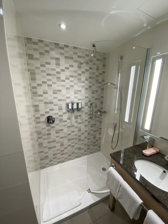 Zimmer Hampton By Hilton Frankfurt Airport