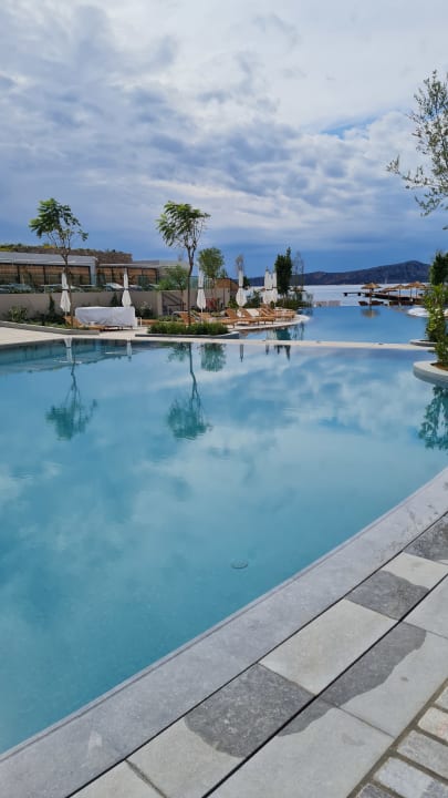 Pool W Costa Navarino