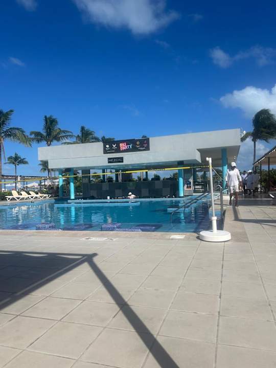 Pool Hotel Riu Dunamar