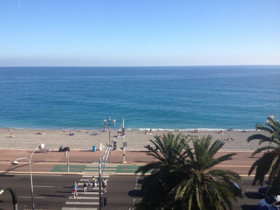 La plage vu de la chambre Adagio Nice Promenade Des Anglais