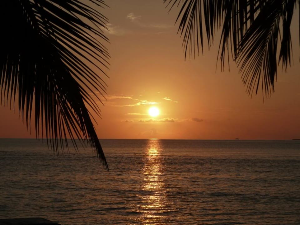 Sunset Filitheyo Island Resort