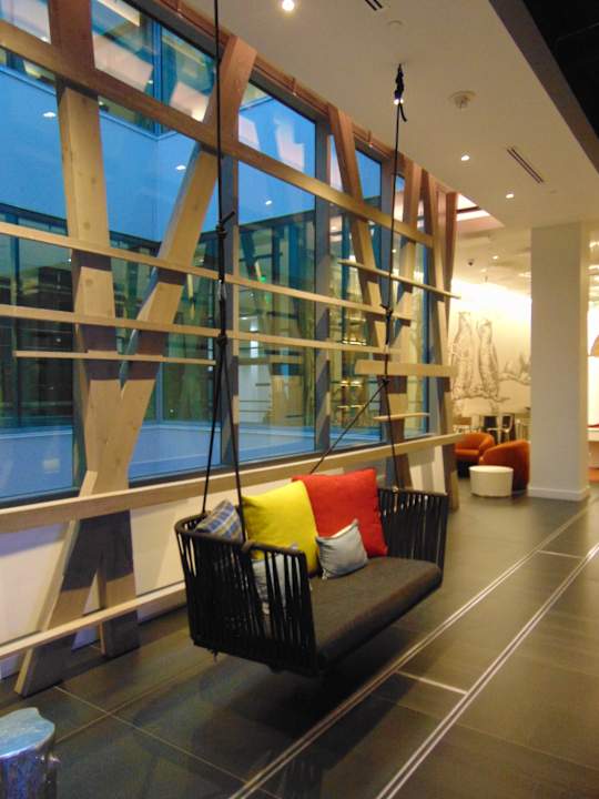 Lobby W Bellevue