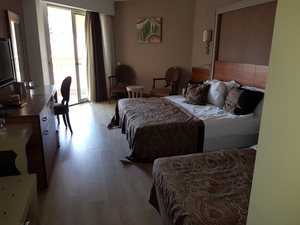 Zimmer Well Palace Side