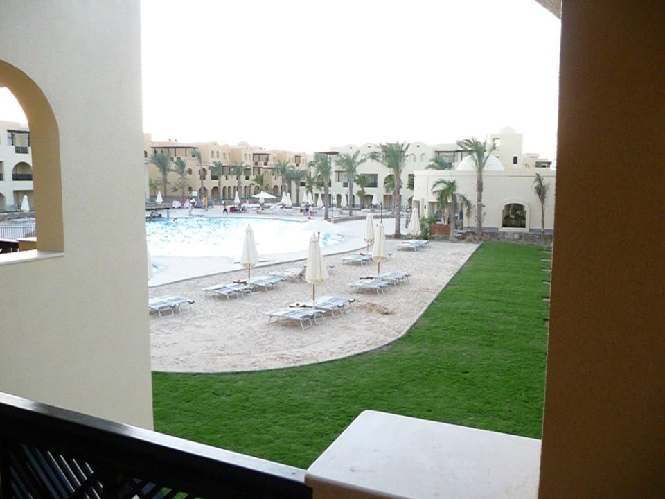 Blick auf den beh. Pool Stella Garden Resort & Spa, Makadi Bay