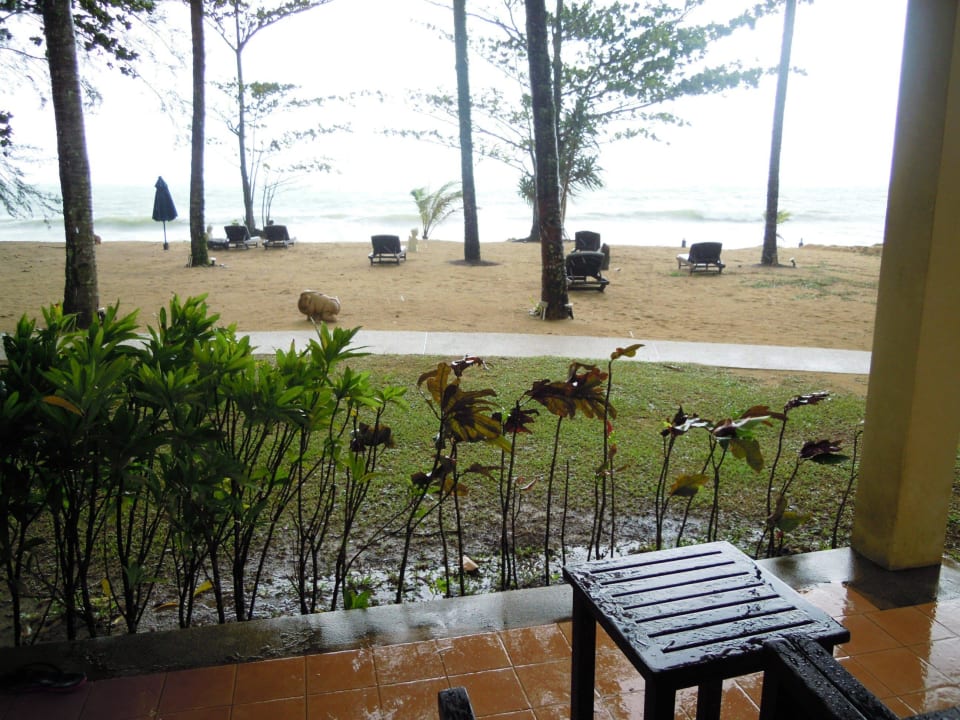 Ausblick von Terrasse Hotel Nang Thong Beach Resort 2
