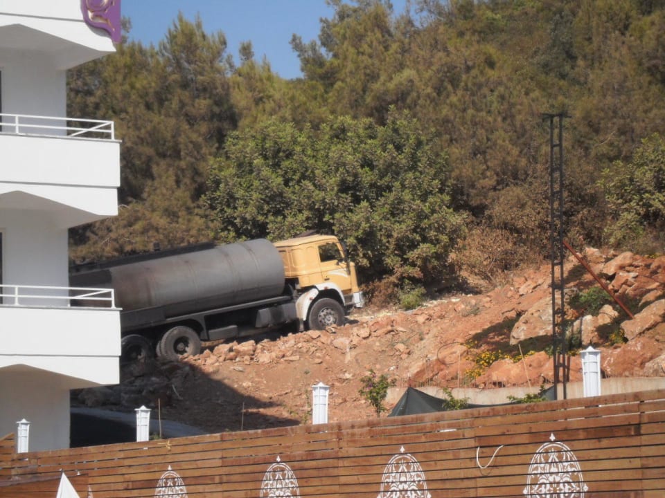 Laute Musik übertönte die Geräusche  Club Hotel Anjeliq